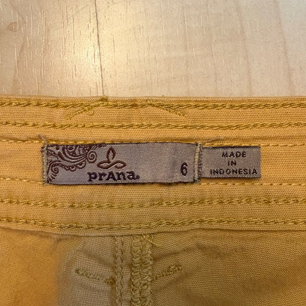 Prana Women’s mustard yellow shorts Size 6 - Picture 4 of 8